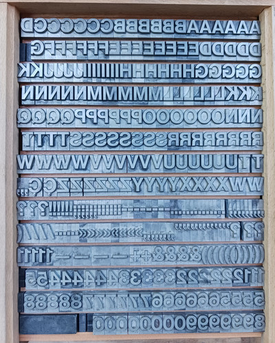 Helvetica halbfett punkt - halbfett, 48